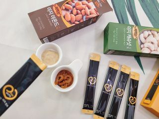짜먹는 이지견과 짜먹는 이지아몬드, 짜먹는 이지허니피넛, 짜먹는 이지캐슈넛 각 10g X  10포 — 4점을 준 리뷰어가 2021년 1월 올린 사용 사진