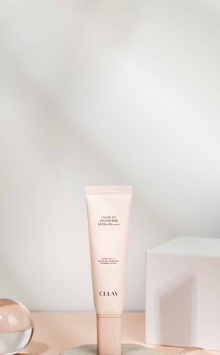 프리마인 선크림만 바꿨을 뿐인데 매일 물 2L챙겨먹고 기초케어 완벽하게 한 물빛피부 완성,셀라브UV프로텍터 — 5점을 준 리뷰어가 2023년 7월 올린 사용 사진