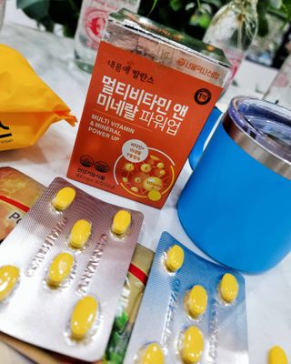 서울약사신협_내몸애발란스멀티비타민앤미네랄파워업_800mg x 90정 — 5점을 준 리뷰어가 2021년 9월 올린 사용 사진