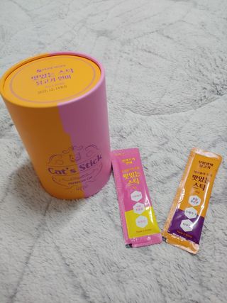 페페로니 맛있는 스틱 - 무항생제 닭고기 15개 + 알래스카 연어 15개 — 5점을 준 리뷰어가 2021년 8월 올린 사용 사진