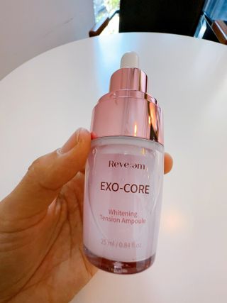 나우 [리브엠] 123억개 엑소좀으로 채운 눈부신 광채, 엑소코어 화이트닝 텐션 앰플 — 5점을 준 리뷰어가 2023년 10월 올린 사용 사진