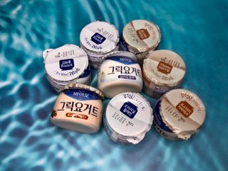 매일바이오 그릭요거트 오리지널 플레인 4개, 로스터리 커피믹스 4개 — 5점을 준 리뷰어가 2021년 12월 올린 사용 사진