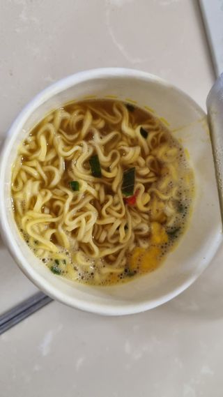 NISSIN 닛신 컵누들  4종 - 씨푸드오리지날, 씨푸드 스파이시, 씨푸드 커리, 씨푸드 XO소스 — 5점을 준 리뷰어가 2021년 12월 올린 사용 사진