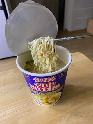 NISSIN 닛신 컵누들  4종 - 씨푸드오리지날, 씨푸드 스파이시, 씨푸드 커리, 씨푸드 XO소스 — 4점을 준 리뷰어가 2022년 12월 올린 사용 사진