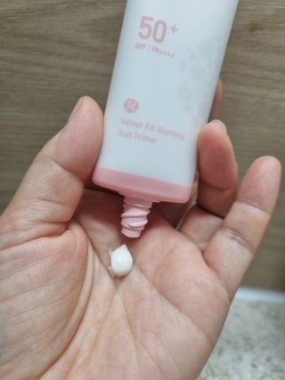 [후르디아] 모공블러 비건 선 프라이머 — 5점을 준 리뷰어가 2022년 6월 올린 사용 사진