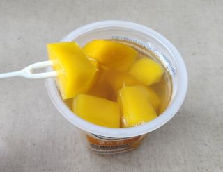 돌 MF[Dole] 파인애플컵/망고컵/복숭아컵 198g 6입X1박스 (맛 1가지 랜덤 발송) — 5점을 준 리뷰어가 2024년 5월 올린 사용 사진