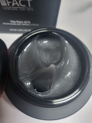 The Fact 더팩트 에스에프엔 브라이트닝 안티 링클 크림 50ml — 5점을 준 리뷰어가 2022년 5월 올린 사용 사진