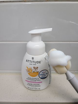 에티튜드 천연 젖병세정제 무향 아토베이비 폼타입 (295ml) 천연 친환경 비건 — 5점을 준 리뷰어가 2022년 8월 올린 사용 사진