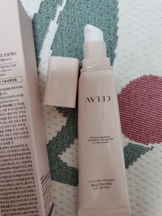 프리마인 선크림만 바꿨을 뿐인데 매일 물 2L챙겨먹고 기초케어 완벽하게 한 물빛피부 완성,셀라브UV프로텍터 — 5점을 준 리뷰어가 2023년 7월 올린 사용 사진