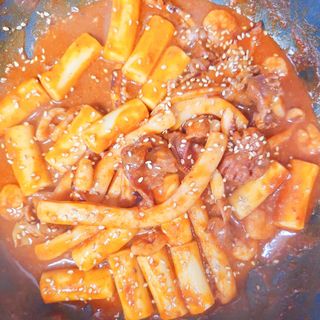 화끈한녀석들 새오똥400g 새우,오징어,똥집 볶음요리 소스,밀떡, 참기름 포함 — 4점을 준 리뷰어가 2022년 12월 올린 사용 사진