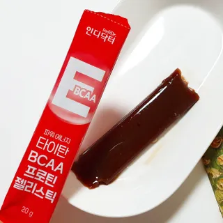 [인디닥터] 타이탄 BCAA 프로틴 젤리스틱 — 5점을 준 리뷰어가 2022년 5월 올린 사용 사진