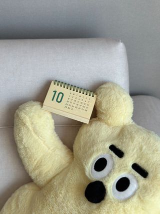 리훈 2024년달력 언더모니터 미니 탁상달력 — 5점을 준 리뷰어가 2023년 10월 올린 사용 사진