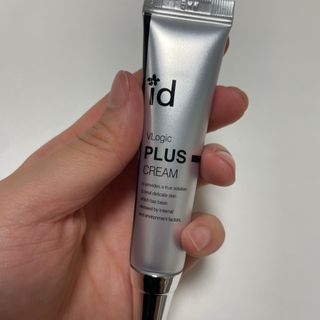 아이디플라코스메틱 아이디 브이로직 플러스 크림 15ml X 4EA — 5점을 준 리뷰어가 2022년 1월 올린 사용 사진