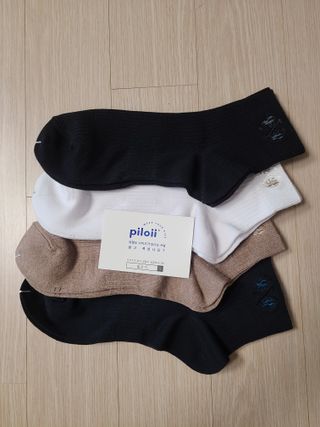 [사이즈가 있는 양말 필로이] 남/여 골지 발목 양말 4족 세트 남【S, M, L, XL】여【S, M, L】_컬러 랜덤 — 4점을 준 리뷰어가 2022년 6월 올린 사용 사진