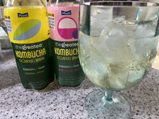더그레잇티 콤부차 300ml *12개입 (오리지널 6개+베리리치 6개) — 5점을 준 리뷰어가 2022년 7월 올린 사용 사진