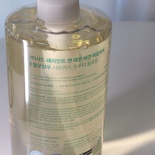 닥터시드 페퍼민트 앤 레몬 비건 비듬케어 쿨 탈모 샴푸 (1000ml) — 5점을 준 리뷰어가 2024년 1월 올린 사용 사진