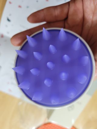 유메이 웰니스 샴푸 + 유메이 스칼프 브러쉬 — 5점을 준 리뷰어가 2022년 1월 올린 사용 사진