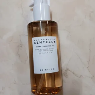스킨1004 [SKIN1004] 마다가스카르 센텔라 라이트 클렌징 오일 200ml — 5점을 준 리뷰어가 2024년 7월 올린 사용 사진