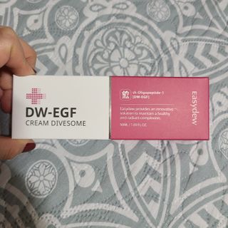 이지듀 DW-EGF 크림 다이브좀_콜라겐이 쏙쏙, 탄력피부로 다이빙 — 5점을 준 리뷰어가 2021년 2월 올린 사용 사진