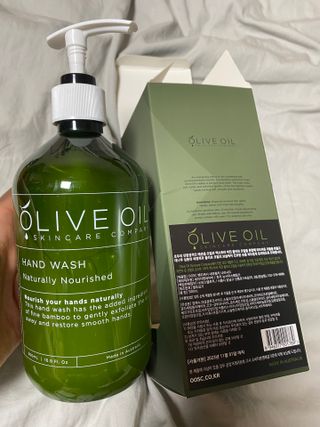 올리브 오일 스킨케어 컴퍼니 [OOSC] 촉촉 깨끗 내추럴리 너리시드 핸드워시 500ml — 4.5점을 준 리뷰어가 2021년 5월 올린 사용 사진