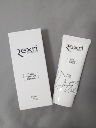 렉스리 데일리 톤업 크림 Rexri Daily Tone Up Cream — 5점을 준 리뷰어가 2022년 11월 올린 사용 사진