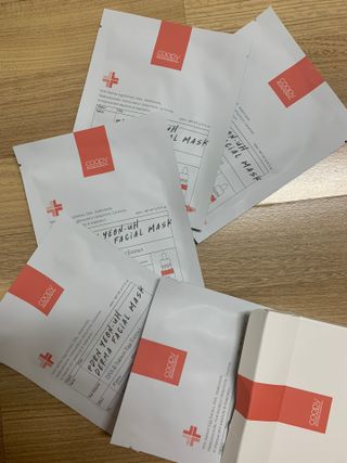 쿠피 피디알엔 연어 더마 페이셜 마스크 — 5점을 준 리뷰어가 2022년 1월 올린 사용 사진