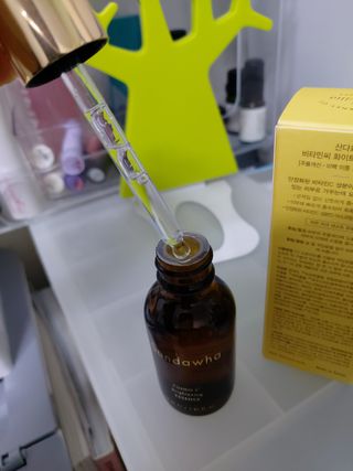 스킨큐어 산다화 비타민c 화이트닝 에센스 30ml — 5점을 준 리뷰어가 2023년 10월 올린 사용 사진