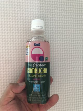더그레잇티 콤부차 [매일유업] 더그레잇티 44kcal 콤부차 300ml *12개입 (오리지널 6개+베리리치 6개) — 5점을 준 리뷰어가 2023년 7월 올린 사용 사진
