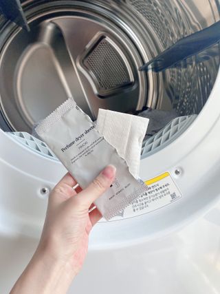 [이즈라이프코스메틱] 퍼퓸 드라이어 시트 히노끼향  or 블랑향 2중 택1 30매 — 5점을 준 리뷰어가 2021년 7월 올린 사용 사진