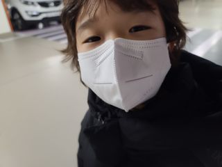 [심폐소생소] 오늘의마스크 KF94 소형 초등학생 어린이 마스크 — 5점을 준 리뷰어가 2021년 12월 올린 사용 사진