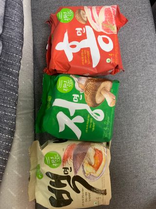 [풀무원] 자연은맛있다 정면, 백면, 홍면  세트 — 5점을 준 리뷰어가 2021년 4월 올린 사용 사진