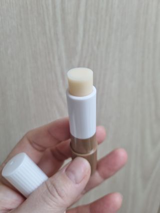 더사가오브수 [사가수] 효혜윤 보태니컬 에너지 에센스인로션 20ml /아이포올 스틱 3g — 4점을 준 리뷰어가 2023년 2월 올린 사용 사진