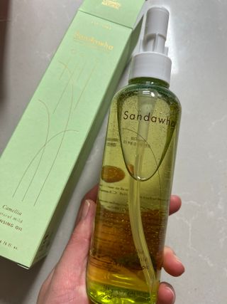 스킨큐어 산다화 순한 클렌징 동백 오일 200ml — 5점을 준 리뷰어가 2023년 8월 올린 사용 사진