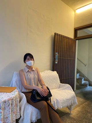 [골드앤디어] 14K 사각 네모 원터치 귀걸이_3color — 5점을 준 리뷰어가 2021년 6월 올린 사용 사진