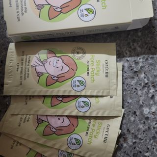 세뚜아(Cettua) 세뚜아 스티키 포어 패치 Cettua Sticky Pore Patch — 5점을 준 리뷰어가 2023년 7월 올린 사용 사진