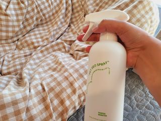 [푸푸몬스터] 비건 펫 데오 스프레이(탈취제) 500ml (유향/무향 택 1) — 5점을 준 리뷰어가 2022년 7월 올린 사용 사진