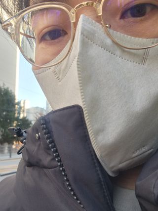 [케이퓨리] 케이퓨리 항균 구리마스크 15매 (대형/중형/키즈) — 5점을 준 리뷰어가 2022년 11월 올린 사용 사진