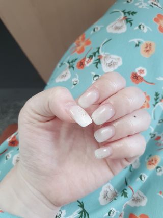 올리브 오일 스킨케어 컴퍼니 [OOSC] 보송보송한 내추럴리 너리시드 핸드크림 125ml — 5점을 준 리뷰어가 2021년 4월 올린 사용 사진