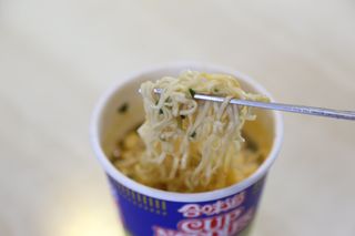 NISSIN 닛신 컵누들  4종 - 씨푸드오리지날, 씨푸드 스파이시, 씨푸드 커리, 씨푸드 XO소스 — 5점을 준 리뷰어가 2022년 5월 올린 사용 사진