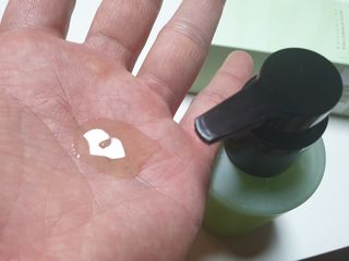 프리마인 메이크업과 들뜨는 각질까지 한방에 깐달걀로! 순하기까지한 셀베이스 그린티클렌저(200ml) — 5점을 준 리뷰어가 2023년 4월 올린 사용 사진