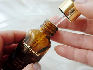 스킨큐어 산다화 비타민c 화이트닝 에센스 30ml — 5점을 준 리뷰어가 2023년 9월 올린 사용 사진