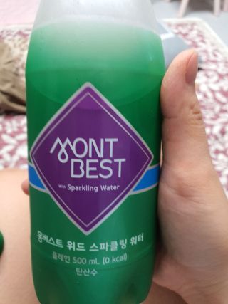 몽베스트 Montbest with Sparkling water Plain 20병 — 4점을 준 리뷰어가 2021년 11월 올린 사용 사진