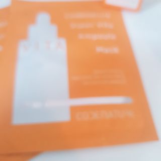 코드네이처 비아미 비타 화이트닝 앰플 과 마스크[5장] — 5점을 준 리뷰어가 2021년 9월 올린 사용 사진
