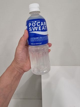 [동아오츠카] 포카리스웨트  500ml PET + 이온워터 500ml PET — 5점을 준 리뷰어가 2025년 7월 올린 사용 사진