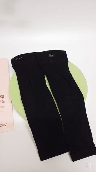 하트플로우 종아리 압박 밴드 스타킹 — 4점을 준 리뷰어가 2022년 8월 올린 사용 사진