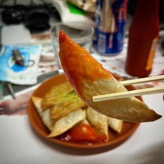 (주)성경순만두 곤약만두.콘치즈만두,삼각당면만두,당면 야끼만두,대구전통 납작만두,떡뽁이 매콤소스,달콤소스 — 5점을 준 리뷰어가 2023년 4월 올린 사용 사진