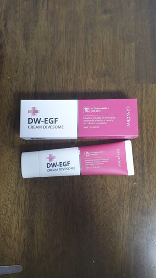 이지듀 DW-EGF 크림 다이브좀_콜라겐이 쏙쏙, 탄력피부로 다이빙 — 4점을 준 리뷰어가 2021년 2월 올린 사용 사진