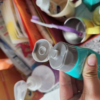 치과에서 쓰는 치약 _ 라벨제로 저불소 꼬마, 키즈, 유아, 베이비, 주니어 안전한 어린이치약 — 5점을 준 리뷰어가 2022년 12월 올린 사용 사진
