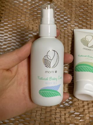 mom e 맘이 내추럴 베이비 케어 크림+바디오일 — 5점을 준 리뷰어가 2021년 1월 올린 사용 사진