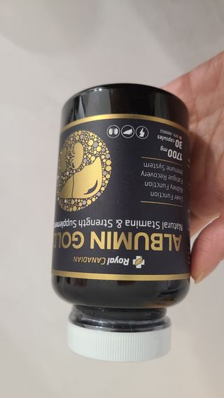 로얄 캐네디언 간이 먼저 알아채는 진한 알부민의 힘, 알부민 골드 — 5점을 준 리뷰어가 2023년 6월 올린 사용 사진